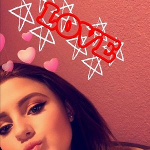 Meet your Posher, Karissa